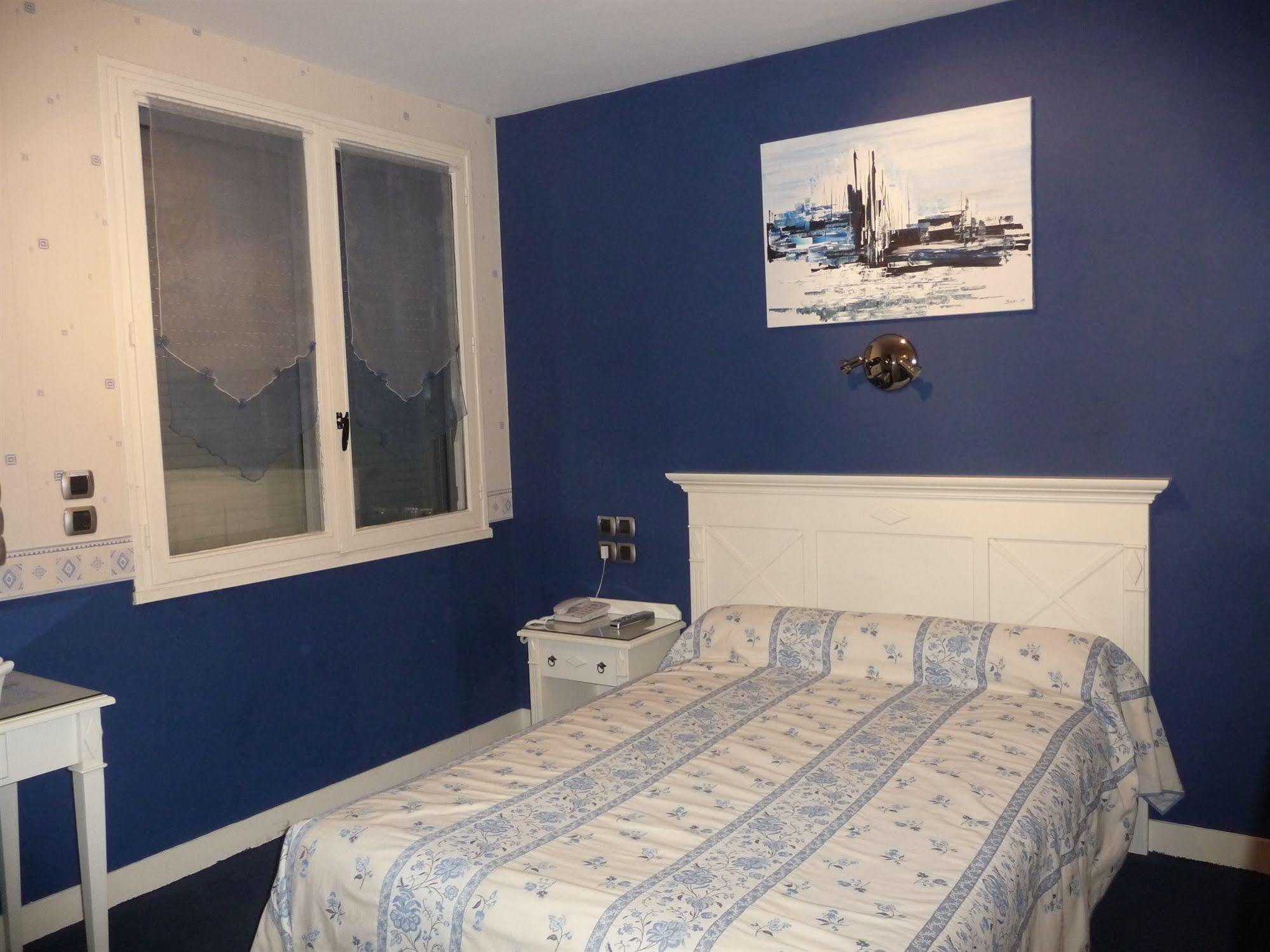 Contact Hotel Limoges - Hotel Des Deux Moulins Εξωτερικό φωτογραφία