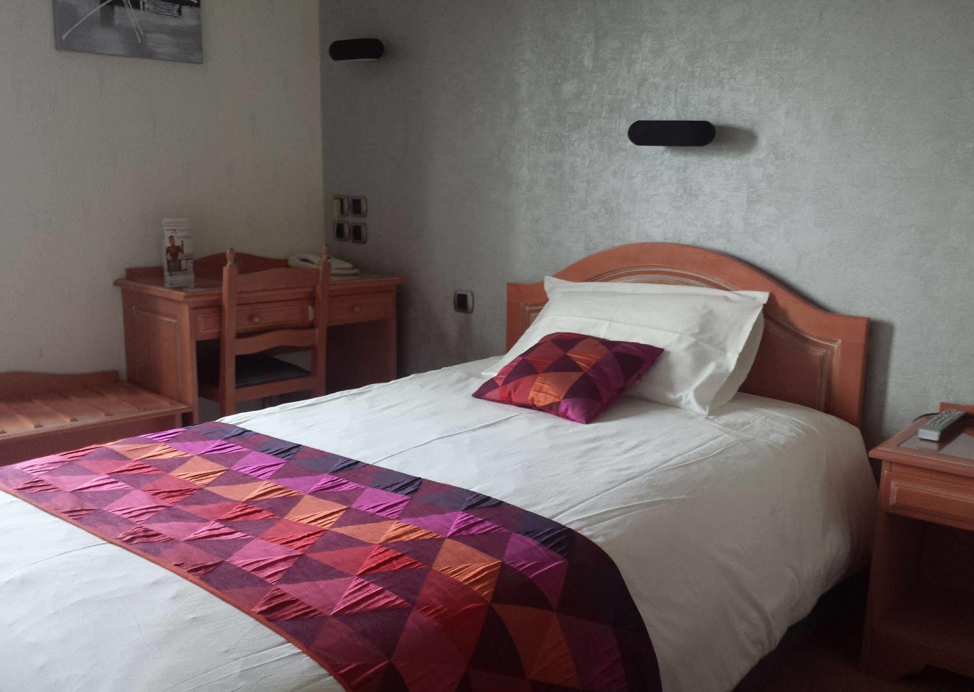 Contact Hotel Limoges - Hotel Des Deux Moulins Εξωτερικό φωτογραφία