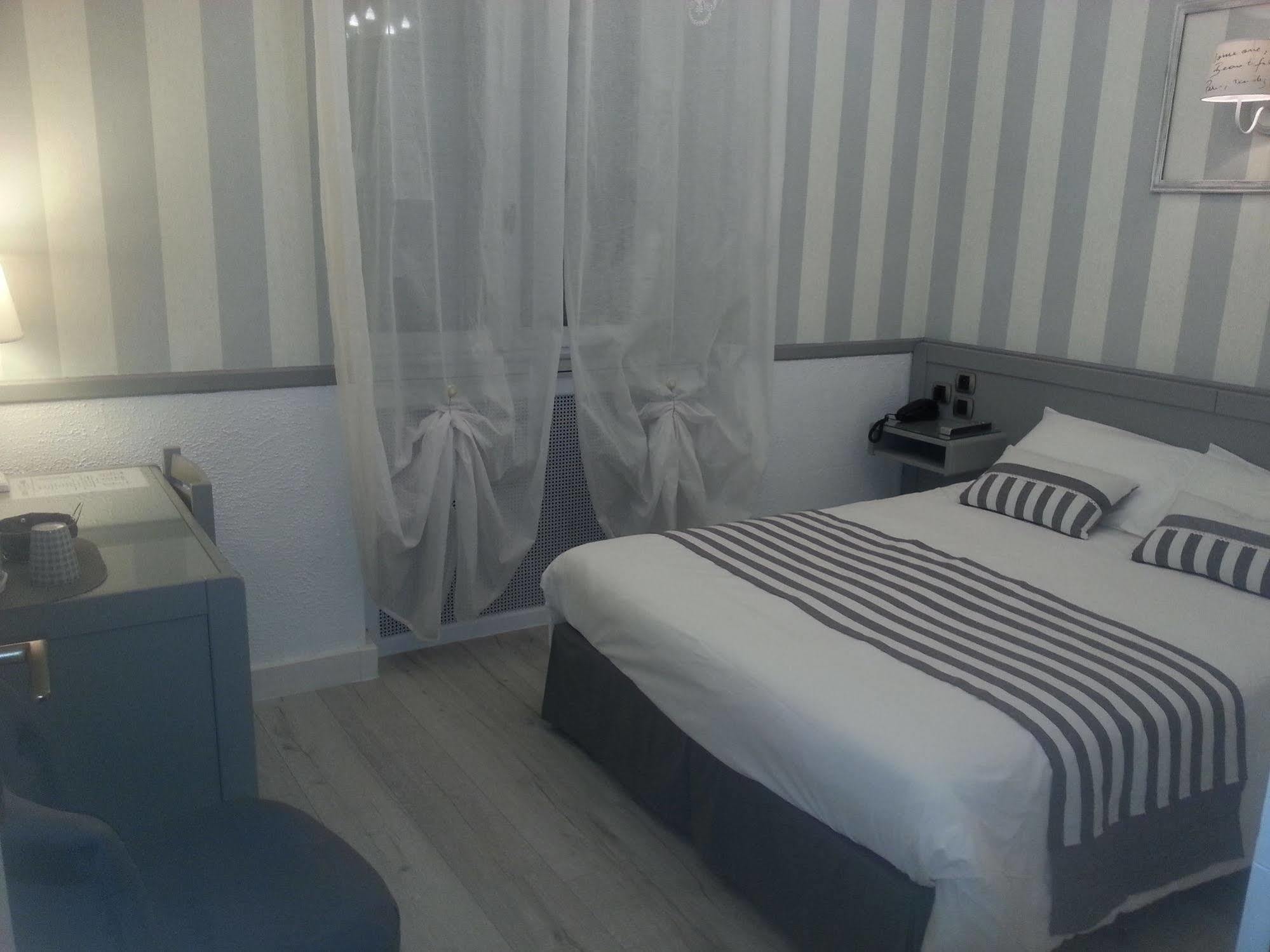 Contact Hotel Limoges - Hotel Des Deux Moulins Εξωτερικό φωτογραφία