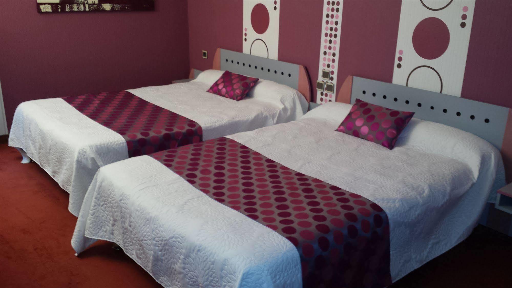 Contact Hotel Limoges - Hotel Des Deux Moulins Εξωτερικό φωτογραφία